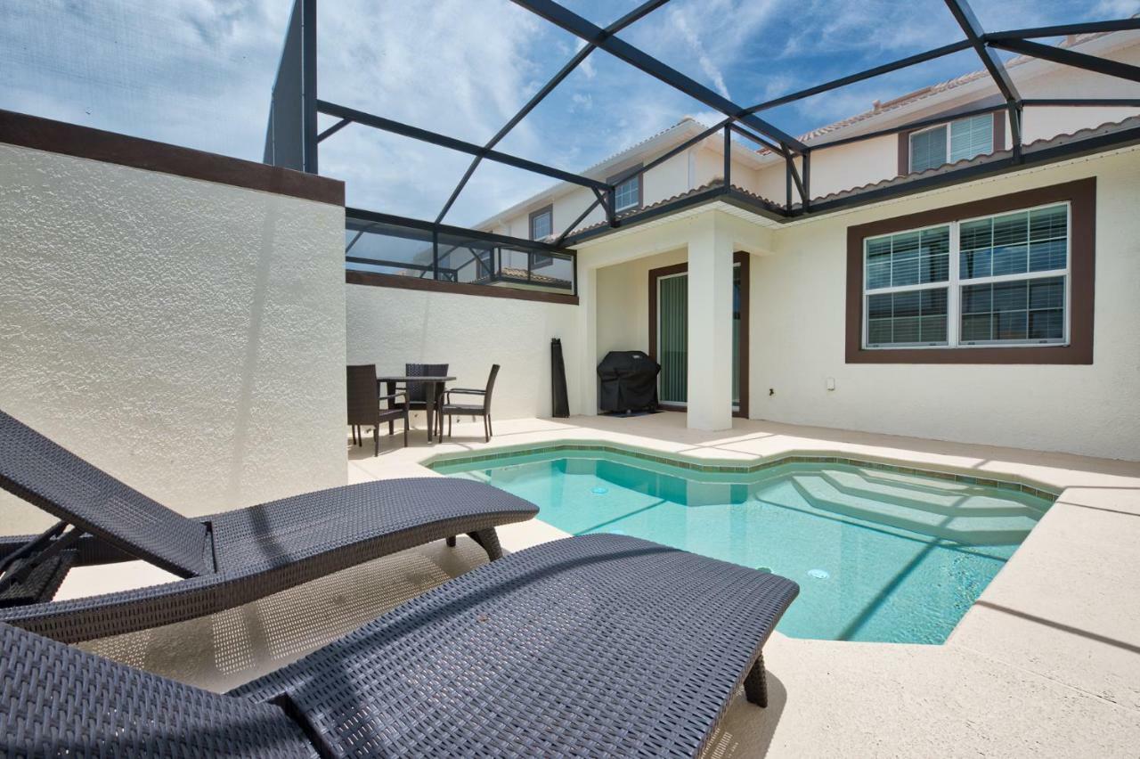 Modern Home With Private Pool 达文波特 外观 照片